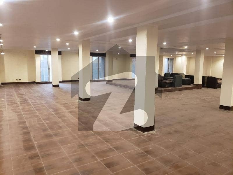 700 SQ. FT Office For Rent Gulberg