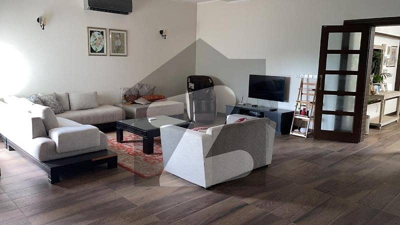 ایف ۔ 6 اسلام آباد میں 9 کمروں کا 1 کنال مکان 19.0 لاکھ میں کرایہ پر دستیاب ہے۔