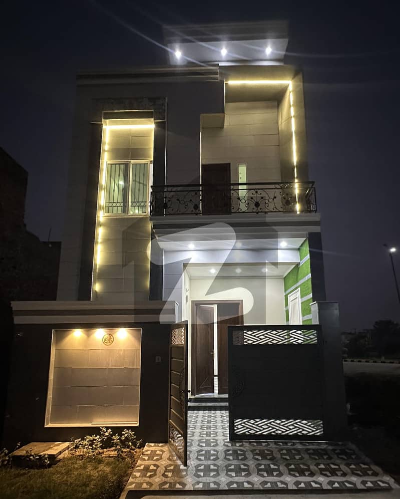 3 Marla Hot location House for sale