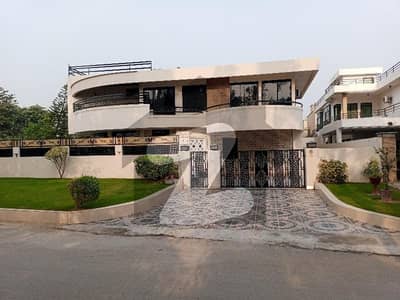 *G,10/1- 14 MARLA HOUSE FOR SALE LIVE ABLE HOUSE INVESTER PRICE 6 BED ATTACHED BATH 2 KITCHEN 2 DD 2 GATE RENTAL INCOME 3 LAC PER MONTH USED FOR HOUSE RESIDENCE & COMMERCIAL 7 CORER 95 LAC 03335241734*