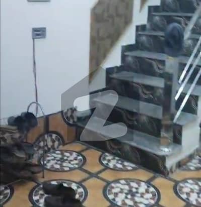 سبزہ زار سکیم لاہور میں 5 کمروں کا 3 مرلہ مکان 1.35 کروڑ میں برائے فروخت۔ سبزہ زار سکیم لاہور میں 5 کمروں کا 3 مرلہ مکان 1.35 کروڑ میں برائے فروخت۔