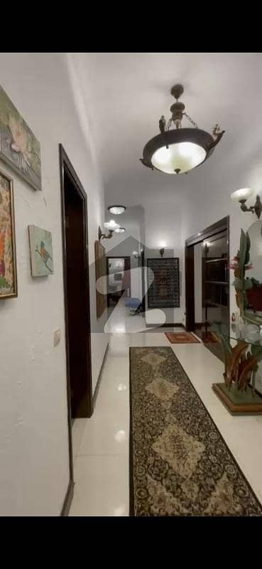 کلفٹن کراچی میں 3 کمروں کا 12 مرلہ فلیٹ 13.0 کروڑ میں برائے فروخت۔