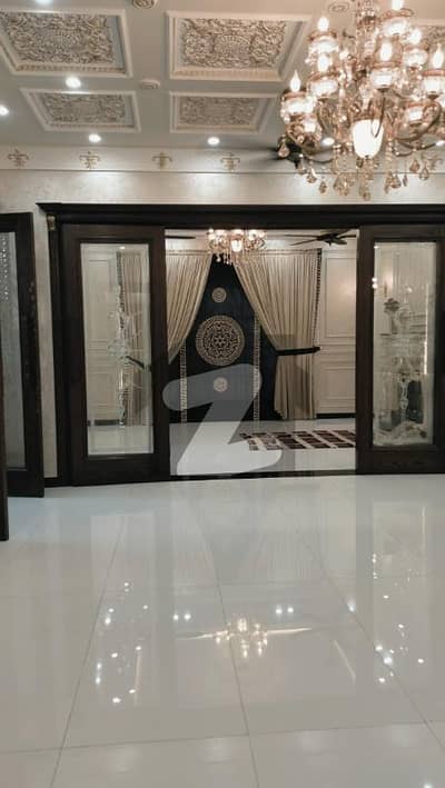 پیراگون سٹی لاہور میں 5 کمروں کا 10 مرلہ مکان 5.6 کروڑ میں برائے فروخت۔ پیراگون سٹی لاہور میں 5 کمروں کا 10 مرلہ مکان 5.6 کروڑ میں برائے فروخت۔