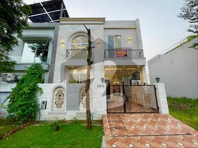 ڈی ایچ اے فیز 6 ڈیفنس (ڈی ایچ اے),لاہور میں 3 کمروں کا 5 مرلہ مکان 90.0 ہزار میں کرایہ پر دستیاب ہے۔ ڈی ایچ اے فیز 6 ڈیفنس (ڈی ایچ اے),لاہور میں 3 کمروں کا 5 مرلہ مکان 90.0 ہزار میں کرایہ پر دستیاب ہے۔