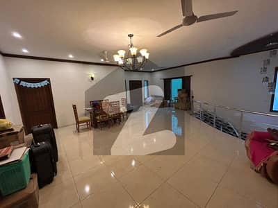 ڈی ایچ اے فیز 6 ڈی ایچ اے ڈیفینس,کراچی میں 5 کمروں کا 1 کنال مکان 4.5 لاکھ میں کرایہ پر دستیاب ہے۔