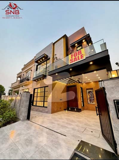 ڈی ایچ اے 9 ٹاؤن ڈیفنس (ڈی ایچ اے),لاہور میں 4 کمروں کا 8 مرلہ مکان 5.5 کروڑ میں برائے فروخت۔ ڈی ایچ اے 9 ٹاؤن ڈیفنس (ڈی ایچ اے),لاہور میں 4 کمروں کا 8 مرلہ مکان 5.5 کروڑ میں برائے فروخت۔