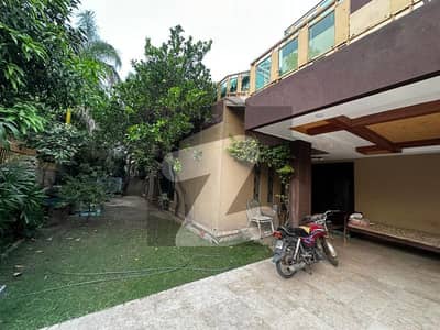 ڈی ایچ اے فیز 2 - بلاک ایس فیز 2,ڈیفنس (ڈی ایچ اے),لاہور میں 5 کمروں کا 1 کنال مکان 5.25 کروڑ میں برائے فروخت۔ ڈی ایچ اے فیز 2 - بلاک ایس فیز 2,ڈیفنس (ڈی ایچ اے),لاہور میں 5 کمروں کا 1 کنال مکان 5.25 کروڑ میں برائے فروخت۔