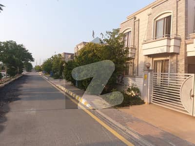 AFFORDABLE 10 MARLA USED HOUSE IN EXCELLENT CONDITION FOR SALE IN DREAM GARDENS LAHORE. AFFORDABLE 10 MARLA USED HOUSE IN EXCELLENT CONDITION FOR SALE IN DREAM GARDENS LAHORE.