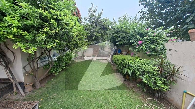 ڈی ایچ اے فیز 5 ڈیفنس (ڈی ایچ اے),لاہور میں 6 کمروں کا 1 کنال مکان 13.8 کروڑ میں برائے فروخت۔ ڈی ایچ اے فیز 5 ڈیفنس (ڈی ایچ اے),لاہور میں 6 کمروں کا 1 کنال مکان 13.8 کروڑ میں برائے فروخت۔