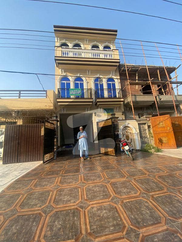 مرغزار آفیسرز کالونی لاہور میں 5 کمروں کا 5 مرلہ مکان 2.75 کروڑ میں برائے فروخت۔