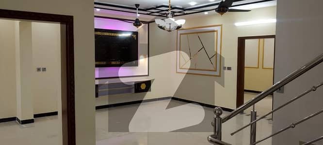 جی ۔ 16 اسلام آباد میں 4 کمروں کا 7 مرلہ مکان 1.1 لاکھ میں کرایہ پر دستیاب ہے۔