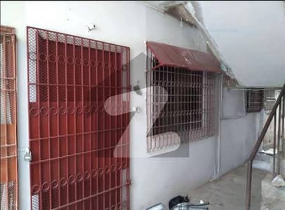 دھوراجی کالونی گلشنِ اقبال ٹاؤن,کراچی میں 4 کمروں کا 9 مرلہ زیریں پورشن 1.3 لاکھ میں کرایہ پر دستیاب ہے۔