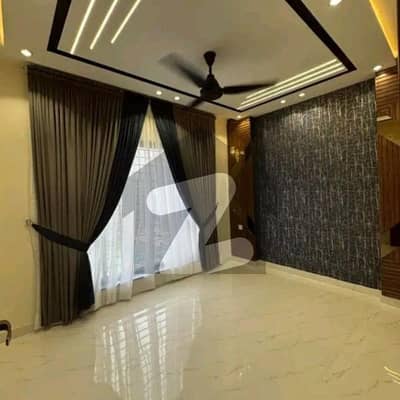 ڈی ایچ اے 9 ٹاؤن ڈیفنس (ڈی ایچ اے),لاہور میں 3 کمروں کا 5 مرلہ مکان 1.9 کروڑ میں برائے فروخت۔ ڈی ایچ اے 9 ٹاؤن ڈیفنس (ڈی ایچ اے),لاہور میں 3 کمروں کا 5 مرلہ مکان 1.9 کروڑ میں برائے فروخت۔