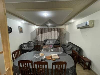 10 MARLA FRNISHED HOUSE AVAILABLE FOR RENT