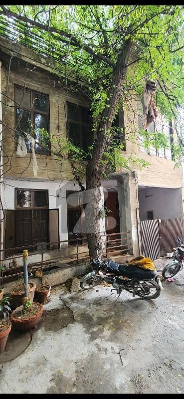 فین روڈ لاہور میں 5 کمروں کا 6 مرلہ مکان 2.55 کروڑ میں برائے فروخت۔ فین روڈ لاہور میں 5 کمروں کا 6 مرلہ مکان 2.55 کروڑ میں برائے فروخت۔