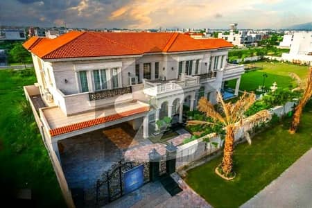 ڈی ایچ اے فیز 7 - بلاک وائے فیز 7,ڈیفنس (ڈی ایچ اے),لاہور میں 5 کمروں کا 1 کنال مکان 8.12 کروڑ میں برائے فروخت۔