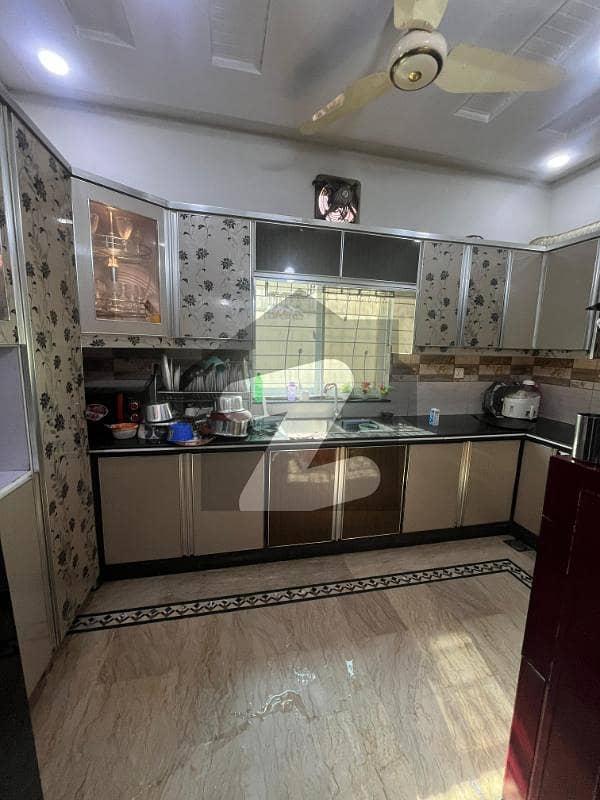 مرغزار آفیسرز کالونی لاہور میں 5 کمروں کا 10 مرلہ مکان 3.8 کروڑ میں برائے فروخت۔