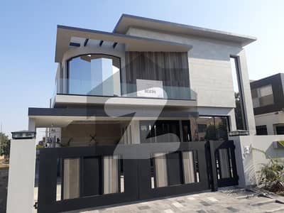 ڈی ایچ اے فیز 5 ڈیفنس (ڈی ایچ اے),لاہور میں 5 کمروں کا 1 کنال مکان 3.5 لاکھ میں کرایہ پر دستیاب ہے۔ ڈی ایچ اے فیز 5 ڈیفنس (ڈی ایچ اے),لاہور میں 5 کمروں کا 1 کنال مکان 3.5 لاکھ میں کرایہ پر دستیاب ہے۔