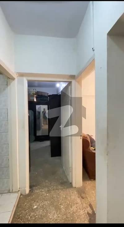 2 Bed dd Flat Urgent to Sale At Jauhar Chaurangi Modified 2 Bed dd Flat Urgent to Sale At Jauhar Chaurangi Modified