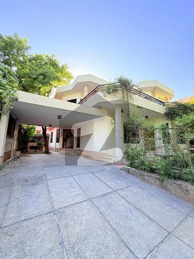 ایف ۔ 8 اسلام آباد میں 5 کمروں کا 1 کنال مکان 8.0 لاکھ میں کرایہ پر دستیاب ہے۔ ایف ۔ 8 اسلام آباد میں 5 کمروں کا 1 کنال مکان 8.0 لاکھ میں کرایہ پر دستیاب ہے۔