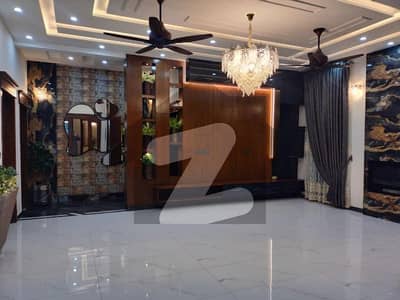 بحریہ ٹاؤن سیکٹر سی بحریہ ٹاؤن,لاہور میں 5 کمروں کا 1 کنال مکان 2.0 لاکھ میں کرایہ پر دستیاب ہے۔ بحریہ ٹاؤن سیکٹر سی بحریہ ٹاؤن,لاہور میں 5 کمروں کا 1 کنال مکان 2.0 لاکھ میں کرایہ پر دستیاب ہے۔