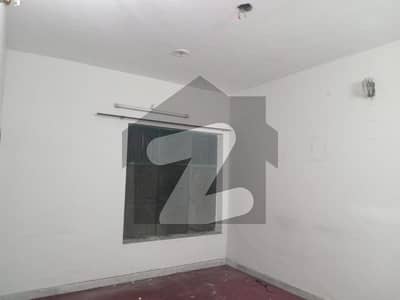 10 MARLA FULL HOUSE FOR RENT IN WAPDA TOWN