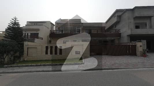 ڈی ایچ اے فیز 2 - سیکٹر سی ڈی ایچ اے ڈیفینس فیز 2,ڈی ایچ اے ڈیفینس,اسلام آباد میں 5 کمروں کا 1 کنال مکان 11.0 کروڑ میں برائے فروخت۔