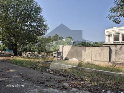 A DECENT HOUSE 2400 SQYRDS/ BACK OPEN/ F-6/2 IS AVAILABLE FOR SALE. A DECENT HOUSE 2400 SQYRDS/ BACK OPEN/ F-6/2 IS AVAILABLE FOR SALE.