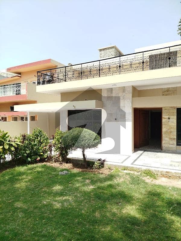 ایف ۔ 7 اسلام آباد میں 5 کمروں کا 1 کنال مکان 6.0 لاکھ میں کرایہ پر دستیاب ہے۔