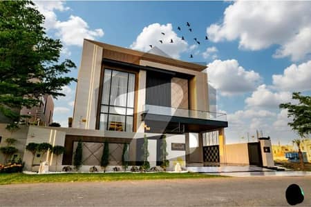 ڈی ایچ اے فیز 7 - بلاک ایکس فیز 7,ڈیفنس (ڈی ایچ اے),لاہور میں 4 کمروں کا 10 مرلہ مکان 5.25 کروڑ میں برائے فروخت۔