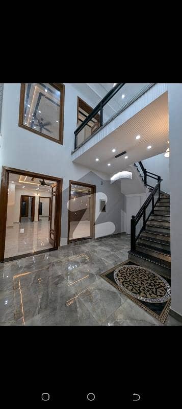 او پی ایف ہاؤسنگ سکیم - بلاک سی او پی ایف ہاؤسنگ سکیم,لاہور میں 5 کمروں کا 10 مرلہ مکان 1.5 لاکھ میں کرایہ پر دستیاب ہے۔