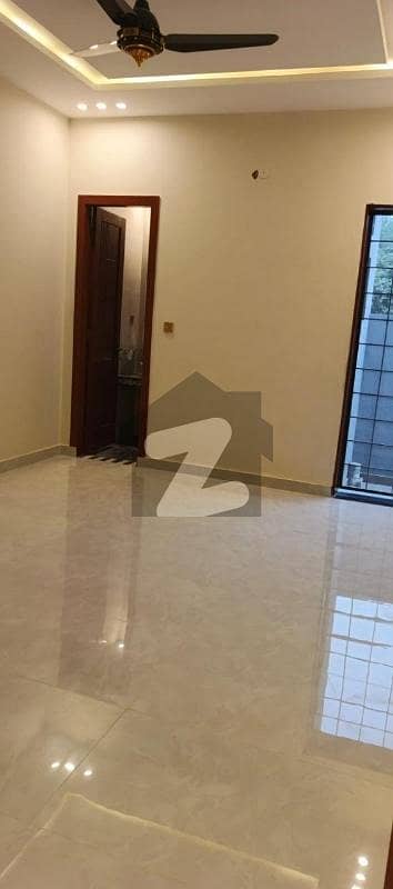 ریونیو سوسائٹی - بلاک بی ریوینیو سوسائٹی,لاہور میں 5 کمروں کا 1 کنال مکان 6.0 کروڑ میں برائے فروخت۔