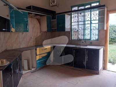 جوہر ٹاؤن لاہور میں 4 کمروں کا 12 مرلہ مکان 1.75 لاکھ میں کرایہ پر دستیاب ہے۔ جوہر ٹاؤن لاہور میں 4 کمروں کا 12 مرلہ مکان 1.75 لاکھ میں کرایہ پر دستیاب ہے۔