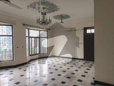 آئی ۔ 8 اسلام آباد میں 2 کمروں کا 14 مرلہ بالائی پورشن 1.2 لاکھ میں کرایہ پر دستیاب ہے۔