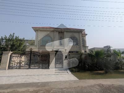 1 Kanal House In Stunning Lake City Meadows Phase 1 - Block E Is Available For sale