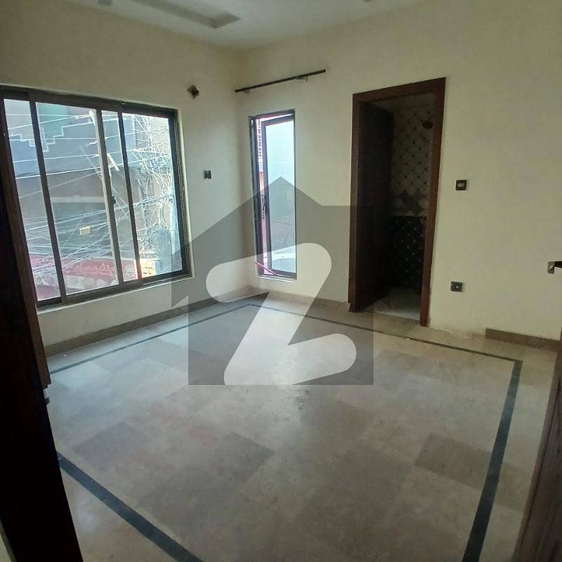 ایچ ۔ 13 اسلام آباد میں 1 مرلہ کمرہ 20.0 ہزار میں کرایہ پر دستیاب ہے۔