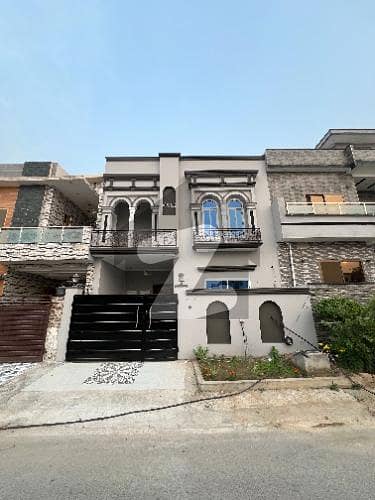 سٹی ہاؤسنگ سکیم جہلم میں 4 کمروں کا 5 مرلہ مکان 1.55 کروڑ میں برائے فروخت۔