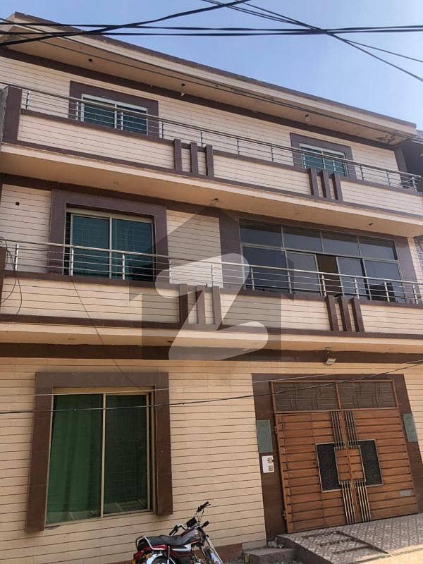 مرغزار آفیسرز کالونی لاہور میں 6 کمروں کا 5 مرلہ مکان 2.45 کروڑ میں برائے فروخت۔