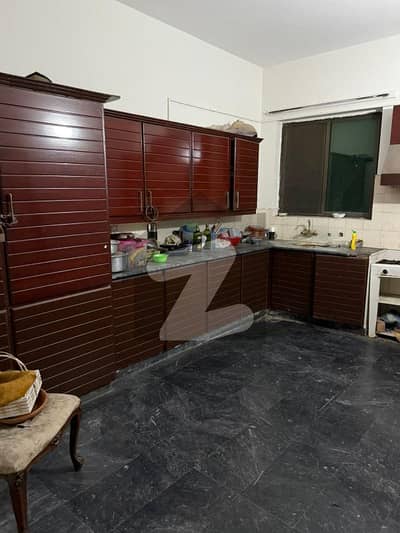 ڈی ایچ اے فیز 5 ڈیفنس (ڈی ایچ اے),لاہور میں 1 کنال کمرہ 32.0 ہزار میں کرایہ پر دستیاب ہے۔