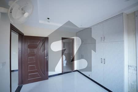 بحریہ بزنس ڈسٹرکٹ بحریہ ٹاؤن فیز 8,بحریہ ٹاؤن راولپنڈی,راولپنڈی میں 2 کمروں کا 4 مرلہ فلیٹ 35.0 ہزار میں کرایہ پر دستیاب ہے۔ بحریہ بزنس ڈسٹرکٹ بحریہ ٹاؤن فیز 8,بحریہ ٹاؤن راولپنڈی,راولپنڈی میں 2 کمروں کا 4 مرلہ فلیٹ 35.0 ہزار میں کرایہ پر دستیاب ہے۔