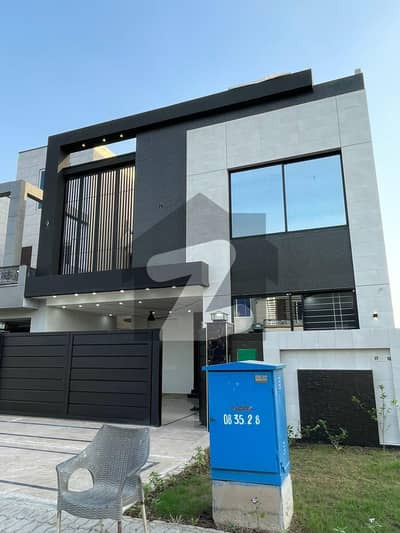 بحریہ آرچرڈ لاہور میں 5 کمروں کا 8 مرلہ مکان 2.6 کروڑ میں برائے فروخت۔