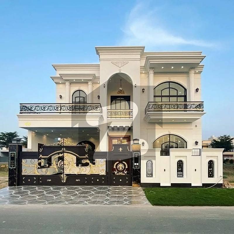 ڈی ایچ اے 9 ٹاؤن ڈیفنس (ڈی ایچ اے),لاہور میں 4 کمروں کا 8 مرلہ مکان 4.25 کروڑ میں برائے فروخت۔