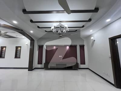 جی ۔ 13/2 جی ۔ 13,اسلام آباد میں 5 کمروں کا 8 مرلہ مکان 1.7 لاکھ میں کرایہ پر دستیاب ہے۔