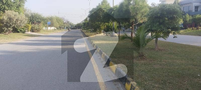 6MARLA DOUBLE RD PLOT 6MARLA DOUBLE RD PLOT