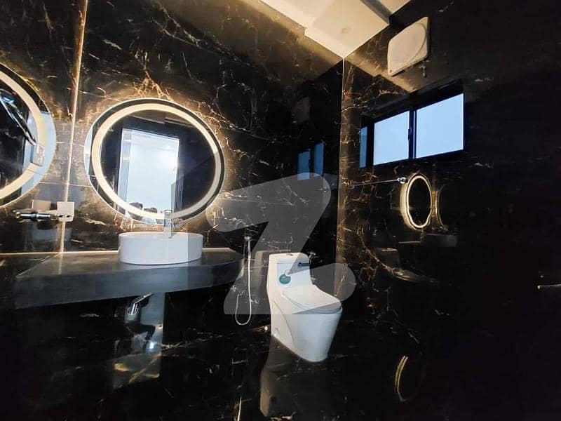 بحریہ ٹاؤن فیز 8 بحریہ ٹاؤن راولپنڈی,راولپنڈی میں 4 کمروں کا 1 کنال بالائی پورشن 90.0 ہزار میں کرایہ پر دستیاب ہے۔ بحریہ ٹاؤن فیز 8 بحریہ ٹاؤن راولپنڈی,راولپنڈی میں 4 کمروں کا 1 کنال بالائی پورشن 90.0 ہزار میں کرایہ پر دستیاب ہے۔