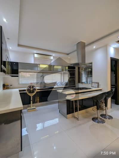 ڈی ایچ اے فیز 5 ڈیفنس (ڈی ایچ اے),لاہور میں 5 کمروں کا 1 کنال مکان 9.8 کروڑ میں برائے فروخت۔