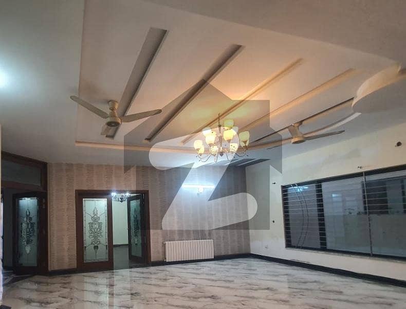 نیشنل پولیس فاؤنڈیشن او ۔ 9 اسلام آباد میں 2 کمروں کا 10 مرلہ زیریں پورشن 55.0 ہزار میں کرایہ پر دستیاب ہے۔