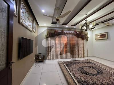 خیابانِ قاسم ڈی ایچ اے فیز 8,ڈی ایچ اے ڈیفینس,کراچی میں 6 کمروں کا 1 کنال مکان 6.0 لاکھ میں کرایہ پر دستیاب ہے۔ خیابانِ قاسم ڈی ایچ اے فیز 8,ڈی ایچ اے ڈیفینس,کراچی میں 6 کمروں کا 1 کنال مکان 6.0 لاکھ میں کرایہ پر دستیاب ہے۔