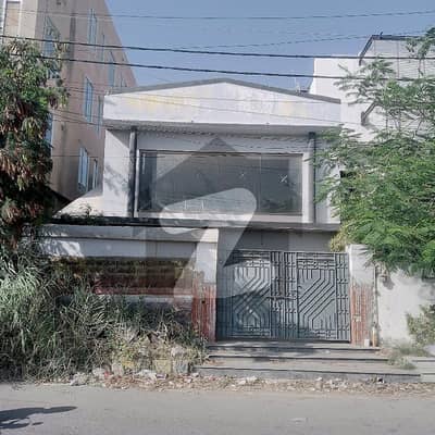 Near To Main Road Perfect 400 Square Yards Floor In Clifton - Block 5 For rent Near To Main Road Perfect 400 Square Yards Floor In Clifton - Block 5 For rent