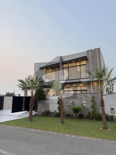 ڈی ایچ اے فیز 7 ڈیفنس (ڈی ایچ اے),لاہور میں 5 کمروں کا 1 کنال مکان 7.75 کروڑ میں برائے فروخت۔ ڈی ایچ اے فیز 7 ڈیفنس (ڈی ایچ اے),لاہور میں 5 کمروں کا 1 کنال مکان 7.75 کروڑ میں برائے فروخت۔